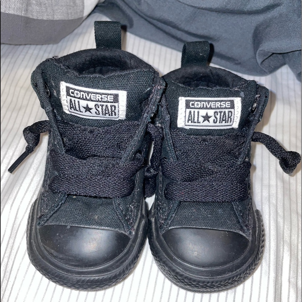 All black toddler converse. Size 4c.